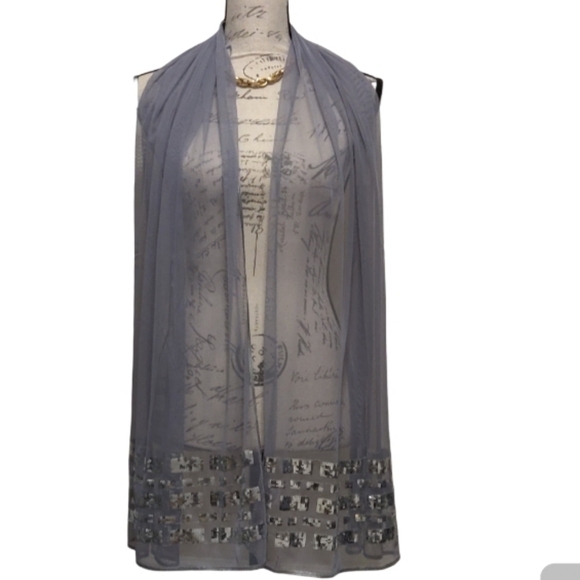 NWT Grey Sequined Scarf. - Picture 4 of 10